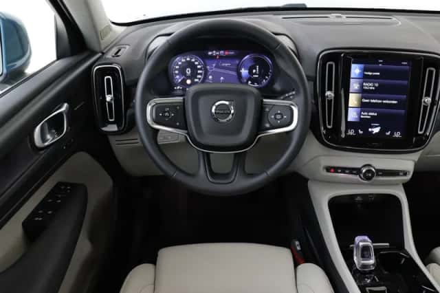 Volvo XC40 (2023) thumbnail 1