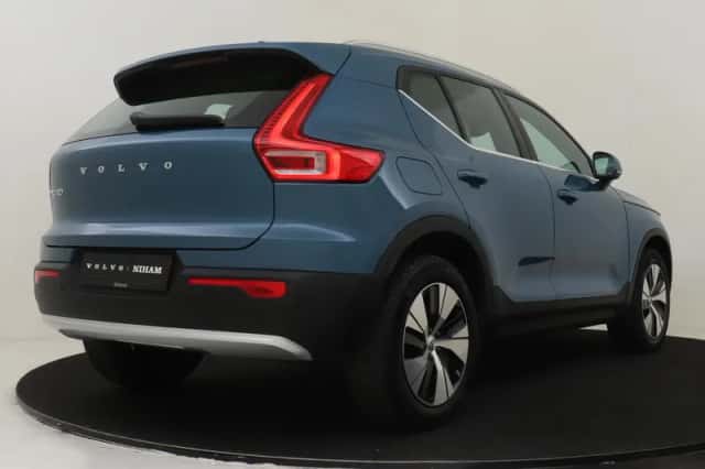 Volvo XC40 (2023) thumbnail 2