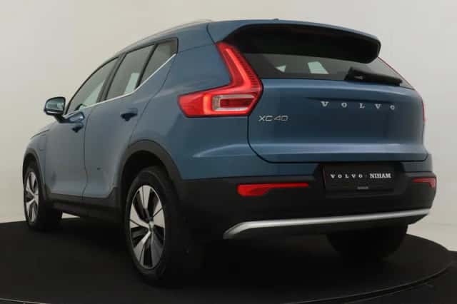 Volvo XC40 (2023) thumbnail 4