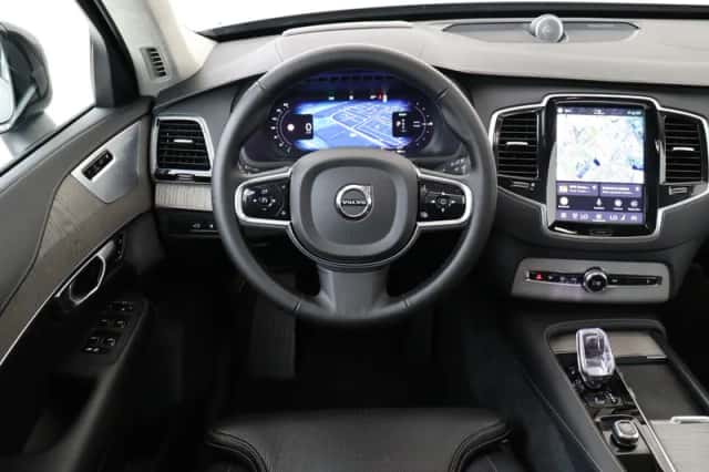 Volvo XC90 (2024) thumbnail 1