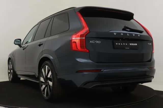 Volvo XC90 (2024) thumbnail 4