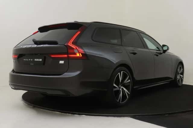 Volvo V90 (2023) thumbnail 2