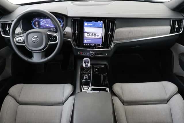 Volvo V90 (2023) thumbnail 3