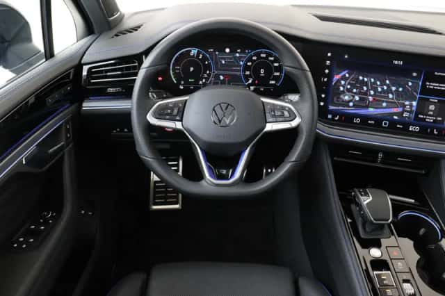Volkswagen Touareg (2025) thumbnail 2