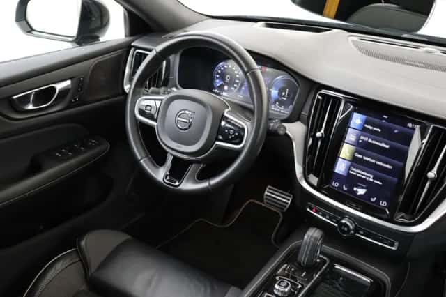 Volvo V60 (2021) thumbnail 5