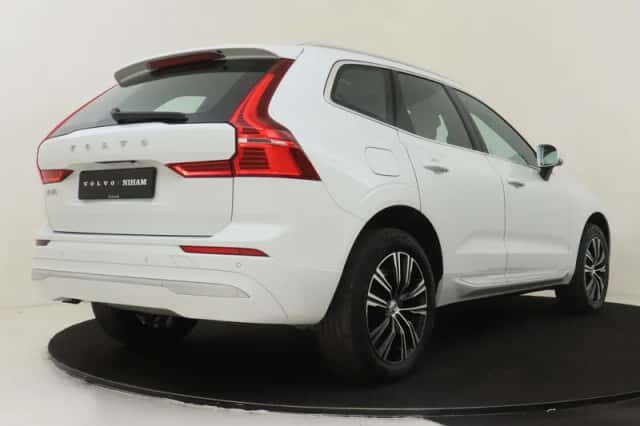 Volvo XC60 (2021) thumbnail 3