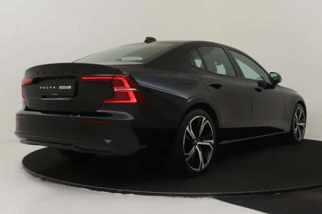 Volvo S60 (2024) thumbnail 2