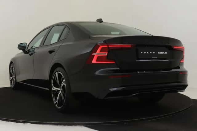 Volvo S60 (2024) thumbnail 4
