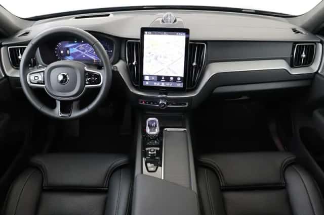 Volvo XC60 (2025) thumbnail 3