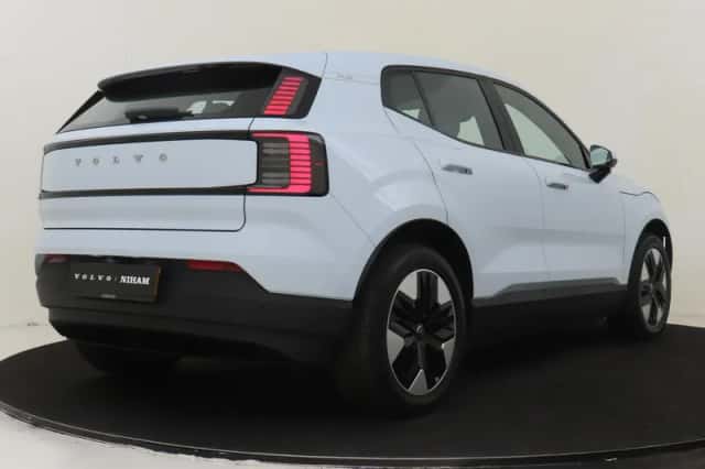Volvo EX30 (2024) thumbnail 2