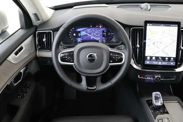 Volvo XC90 (2025) thumbnail 1