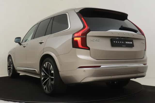 Volvo XC90 (2025) thumbnail 4