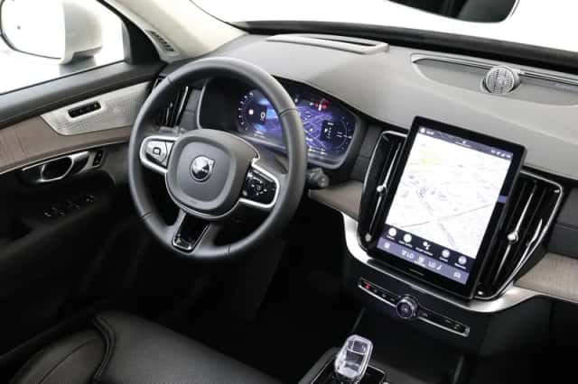 Volvo XC90 (2025) thumbnail 5