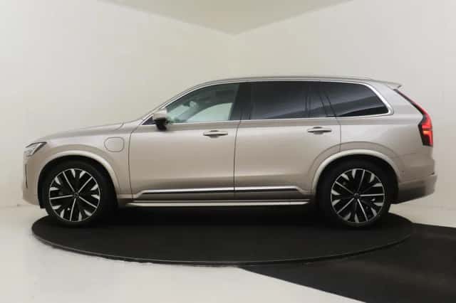 Volvo XC90 (2025) thumbnail 6