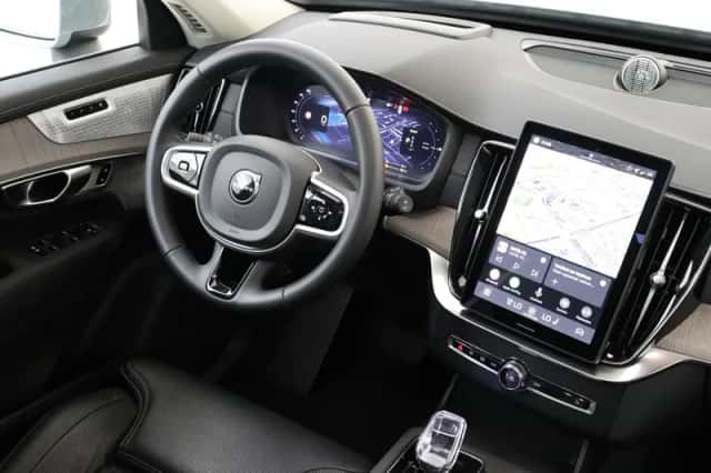 Volvo XC90 (2025) thumbnail 6