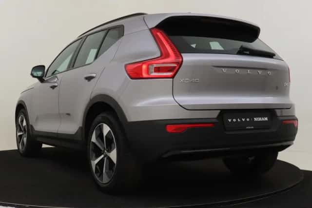 Volvo XC40 (2025) thumbnail 4