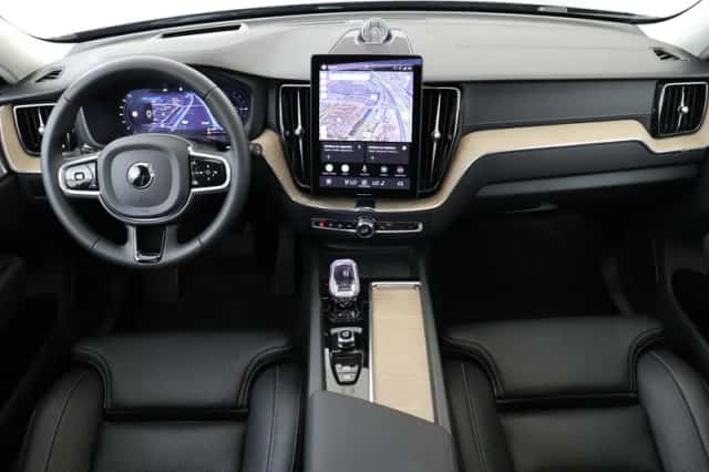 Volvo XC60 (2025) thumbnail 4
