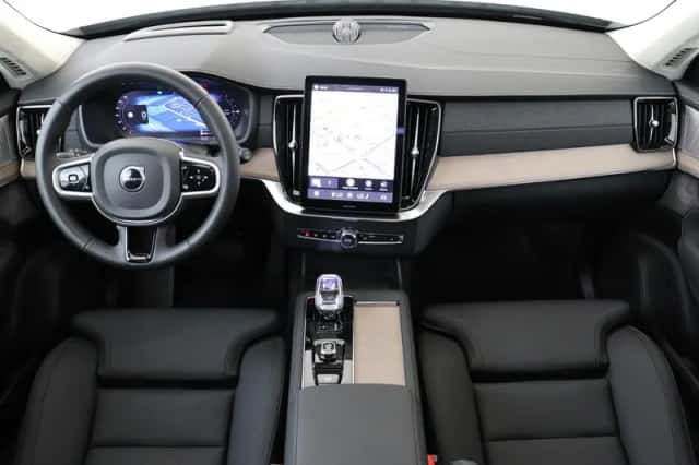 Volvo XC90 (2025) thumbnail 4