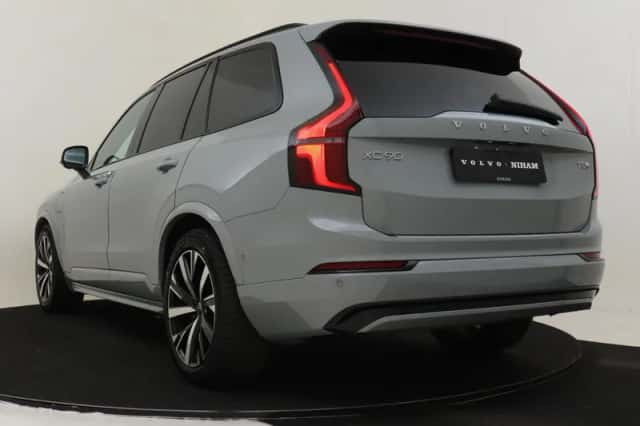 Volvo XC90 (2025) thumbnail 5