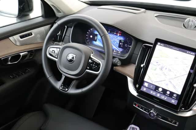 Volvo XC90 (2025) thumbnail 6