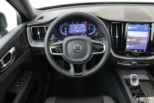 Volvo XC60 (2025) thumbnail 1
