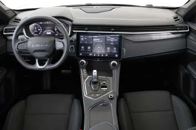 Lynk & Co 01 (2024) thumbnail 3