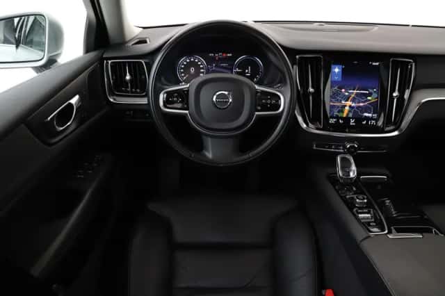 Volvo V60 (2021) thumbnail 1