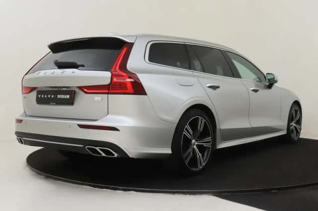 Volvo V60 (2021) thumbnail 2