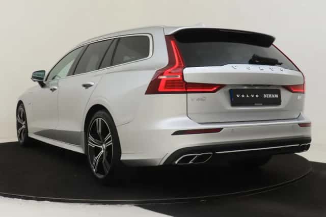 Volvo V60 (2021) thumbnail 4