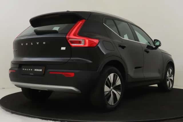 Volvo XC40 (2021) thumbnail 2