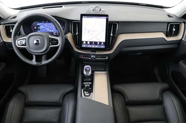 Volvo XC60 (2025) thumbnail 3