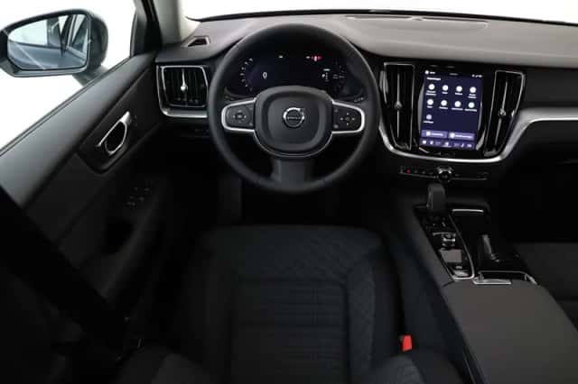 Volvo V60 (2025) thumbnail 1