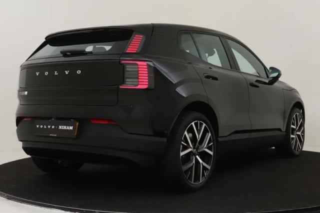 Volvo EX30 (2025) thumbnail 2
