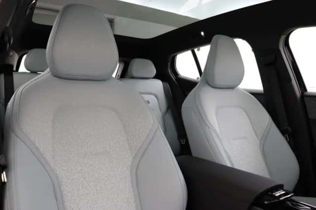 Volvo EX30 (2025) thumbnail 11
