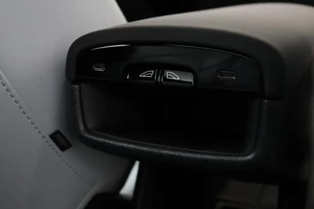 Volvo EX30 (2025) thumbnail 15