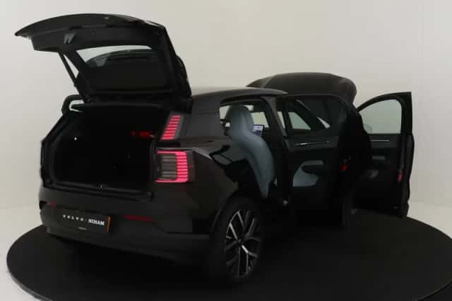 Volvo EX30 (2025) thumbnail 18