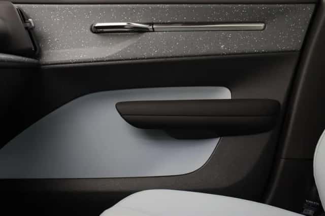 Volvo EX30 (2025) thumbnail 24