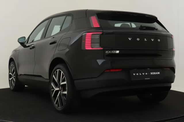 Volvo EX30 (2025) thumbnail 4