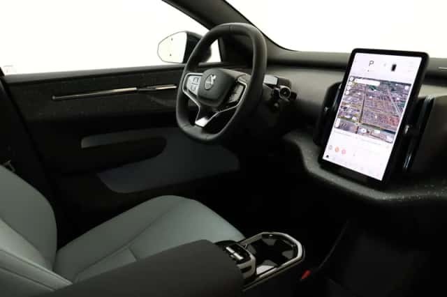 Volvo EX30 (2025) thumbnail 5