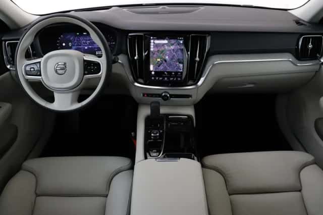 Volvo V60 (2025) thumbnail 3