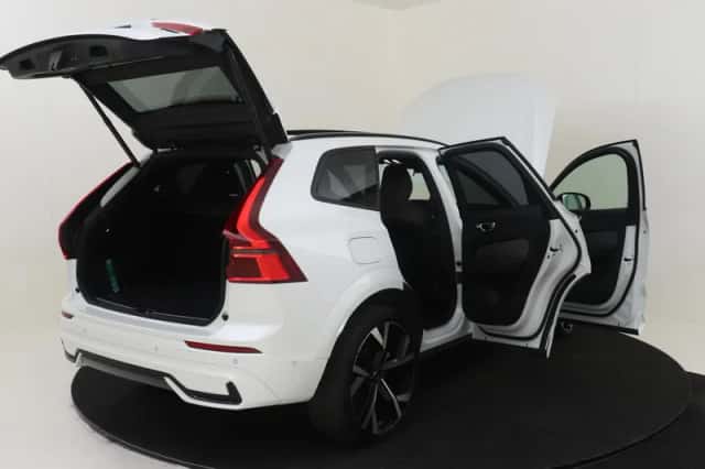 Volvo XC60 (2025) thumbnail 18