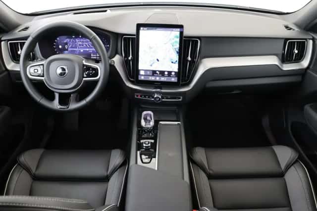 Volvo XC60 (2025) thumbnail 3