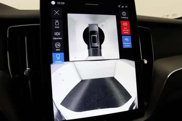 Volvo XC60 (2025) thumbnail 35