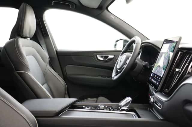 Volvo XC60 (2025) thumbnail 7