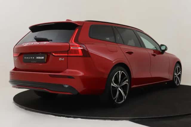 Volvo V60 (2025) thumbnail 2