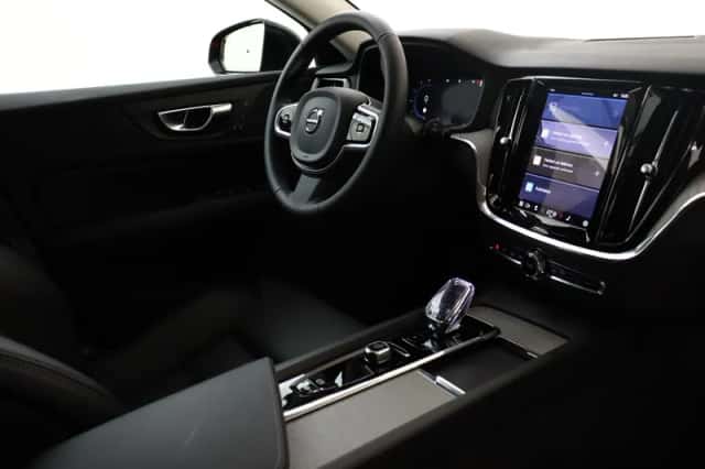 Volvo V60 (2025) thumbnail 5