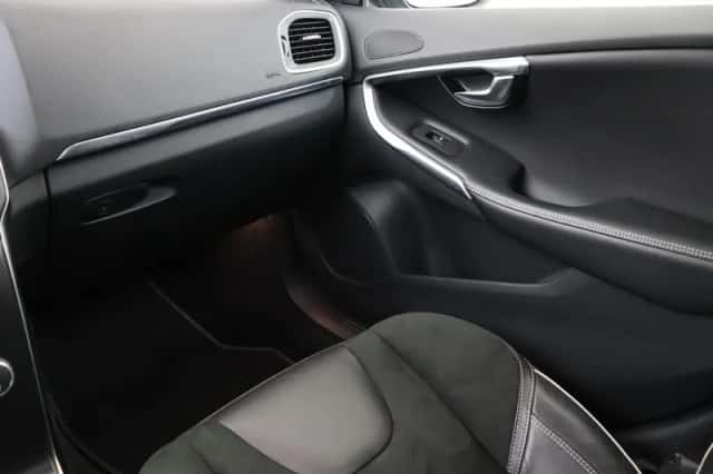 Volvo V40 (2019) thumbnail 19