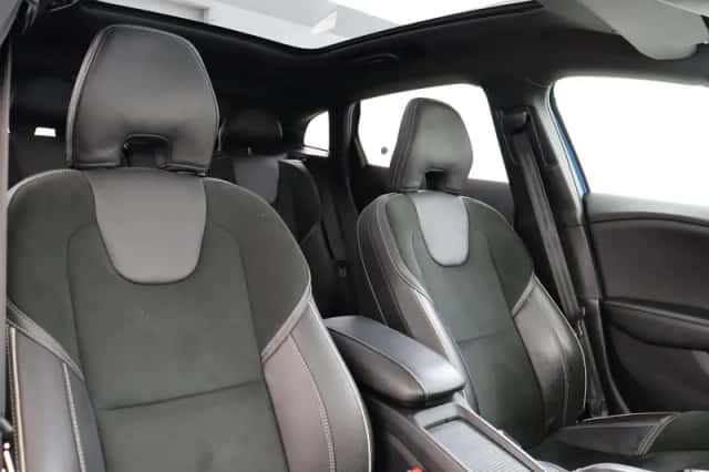 Volvo V40 (2019) thumbnail 9
