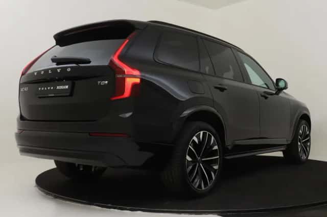 Volvo XC90 (2025) thumbnail 2