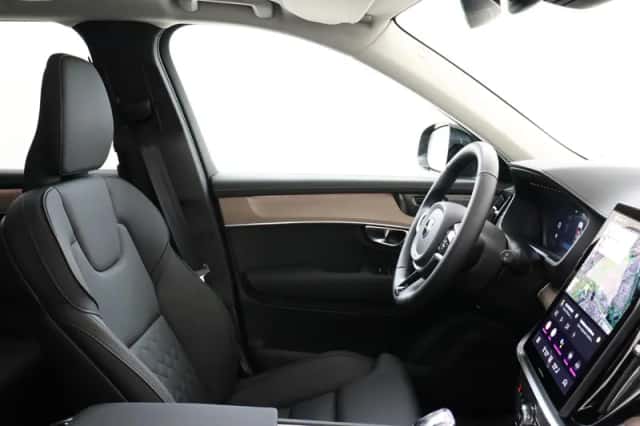 Volvo XC90 (2025) thumbnail 7